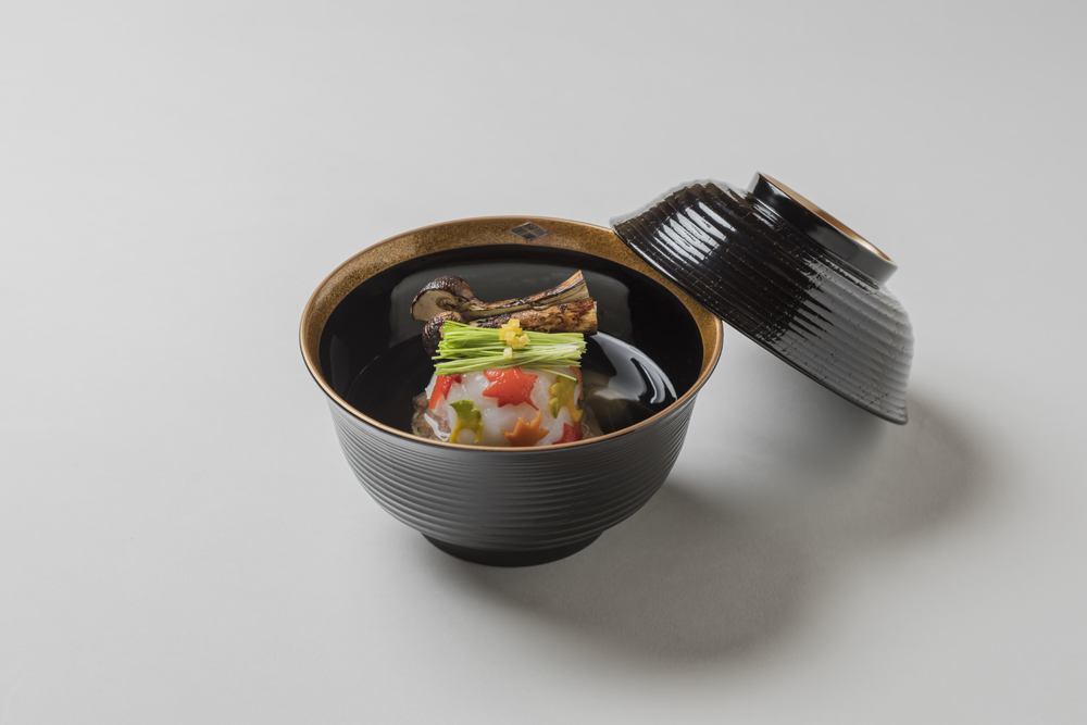 Mixed broth (steamed autumn tilefish with turnip and habutae, matsutake mushroom, green onion, cucumber and yuzu)